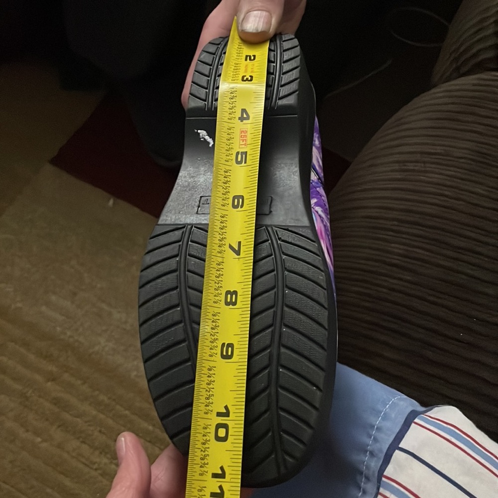 SLIP-RESISTANT CLOGS - Picture 7 of 8
